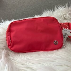 Lululemon Everywhere Belt Bag (Pale Raspberry)